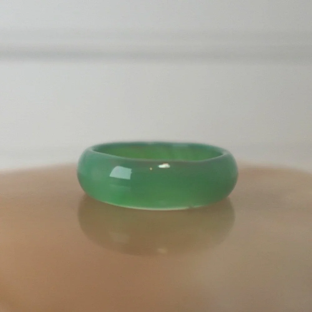 Vintage Green Jade Ring Size 7 Natural Circle Round Retro Boho Hippie Unisex